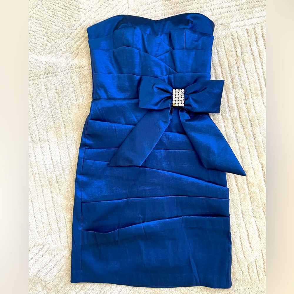 WOMENS SEMI-FORMAL DRESS